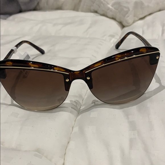 Michael Kors 🕶 - Picture 1 of 3